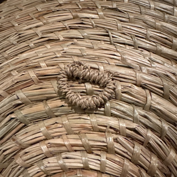 Cowrie Beach Sea Shell Woven Round Trivet Dollie Wall Hanging Philippines 17” - Picture 3 of 5